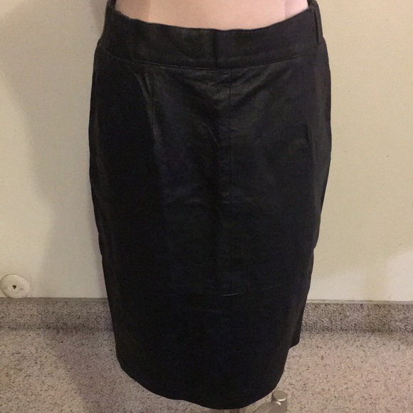 Leather Skirt Women’s Black Luxury Skirt Size 12 Flawless like NEW condition - Picture 1 of 5
